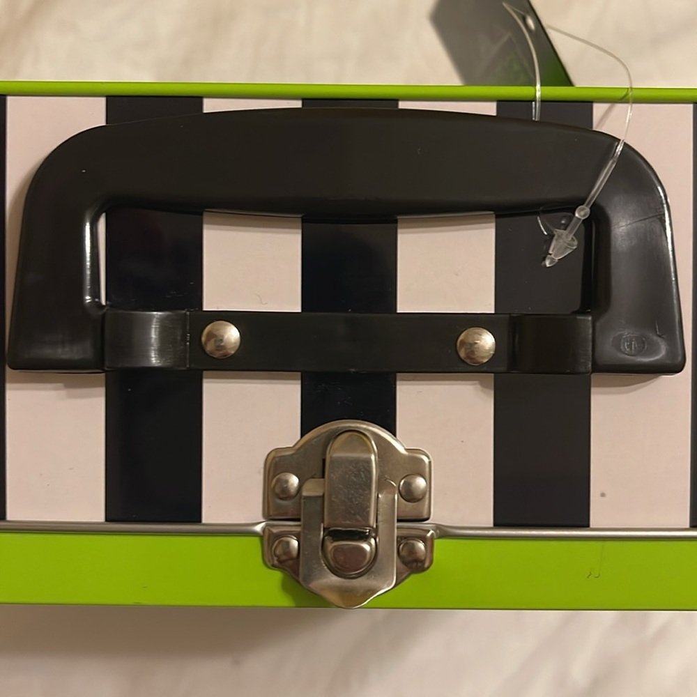 Beetlejuice Lunchbox Tin Metal Lunch Box Carry All Black White Stripe Betelgeuse - Picture 7 of 7